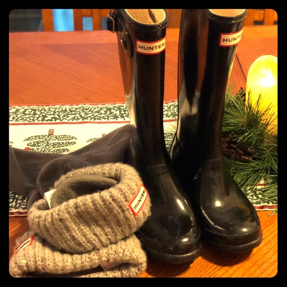 Hunter Shoes - Hunter boots size 6 with size m socks